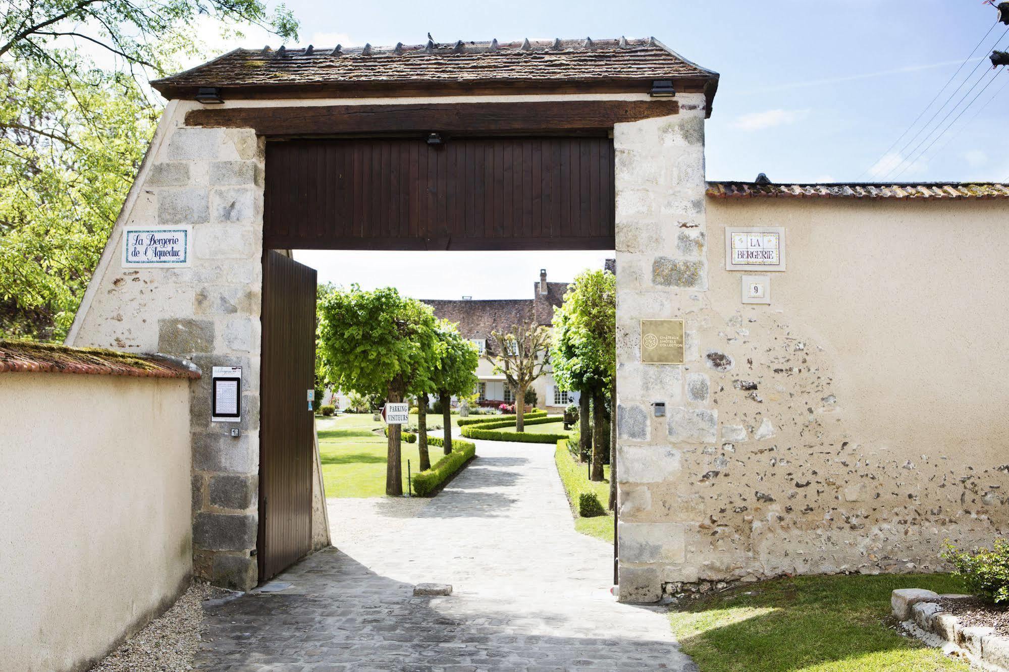 Chambres D'Hotes La Bergerie De L'Aqueduc Houx エクステリア 写真